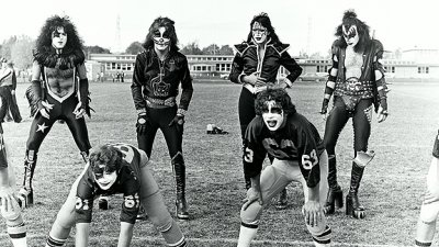 Kiss football.jpg