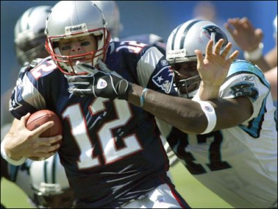 Thomas Davis vs Brady -- 09-18-2005.jpg