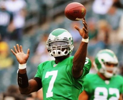 michael-vick-warming-up-4054c198b9362ecd_large.jpg